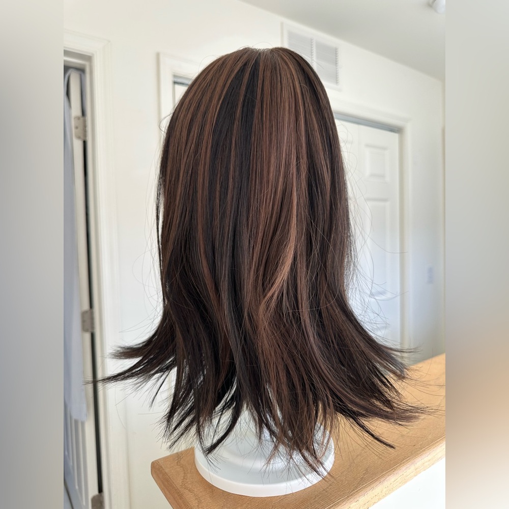 NWT Medium Length Dark Brown Straight Flip Highlighted Wig 17 inch Length